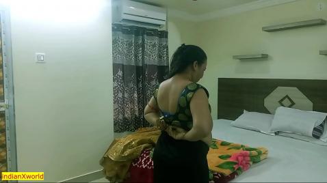 Pornô indiano caseiro em câmera escondida