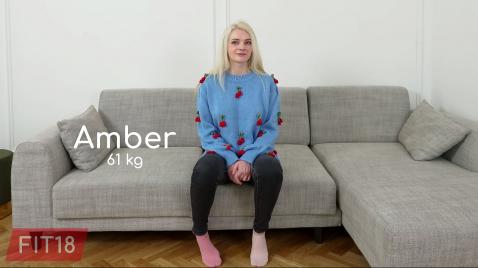 Uma loira em um casting fez um boquete e foi fodida no cu estilo cachorrinho.