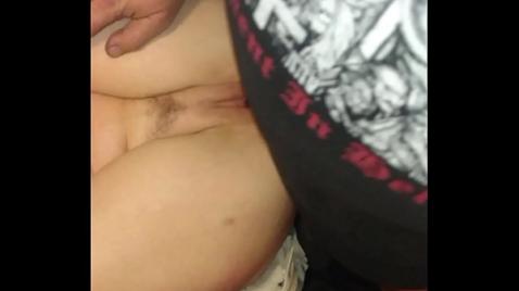 Um marido e uma mulher estupraram sua amiga.