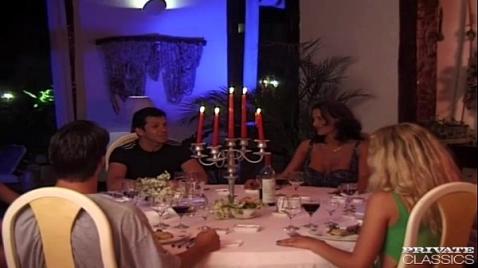 Pornô russo caseiro com uma esposa bêbada nua