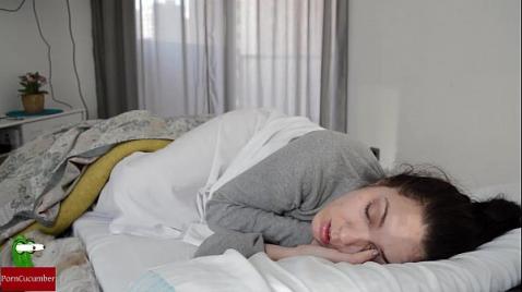 Pornô de irmão e irmã dormindo